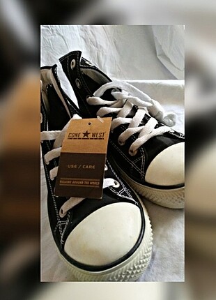 Siyah beyaz Converse