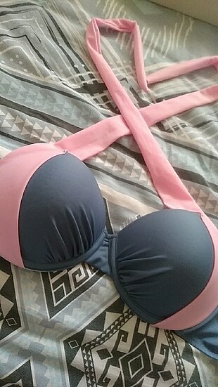 Bikini üstü 