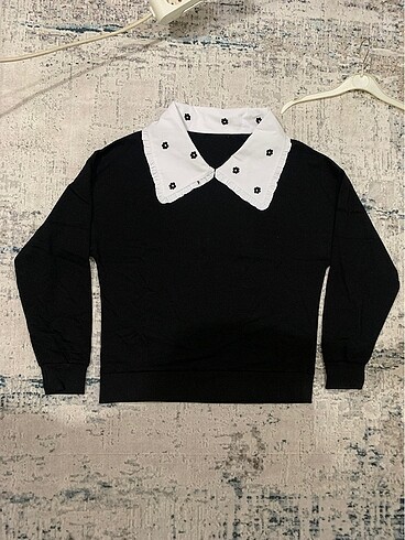 Yakalı sweatshirt