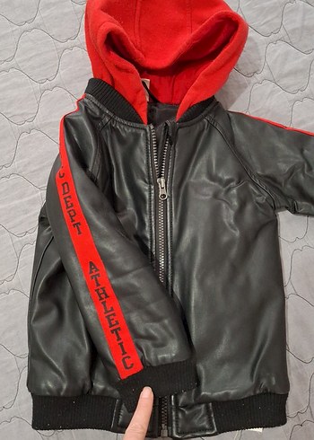 Kapüşonlu Kırmızı Siyah Deri Erkek Çocuk Mont - Görsel 2