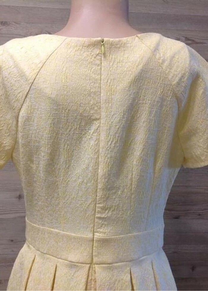 Sarı belden pileli elbise yeni Avrupa'dan - Görsel 4