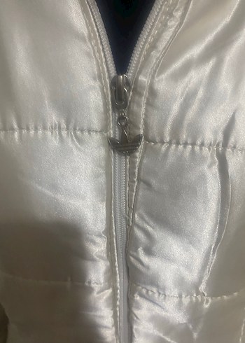 Beyaz Parlak Midi Kız çocuk mont - Görsel 4