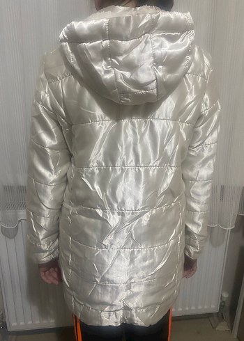 Beyaz Parlak Midi Kız çocuk mont - Görsel 2