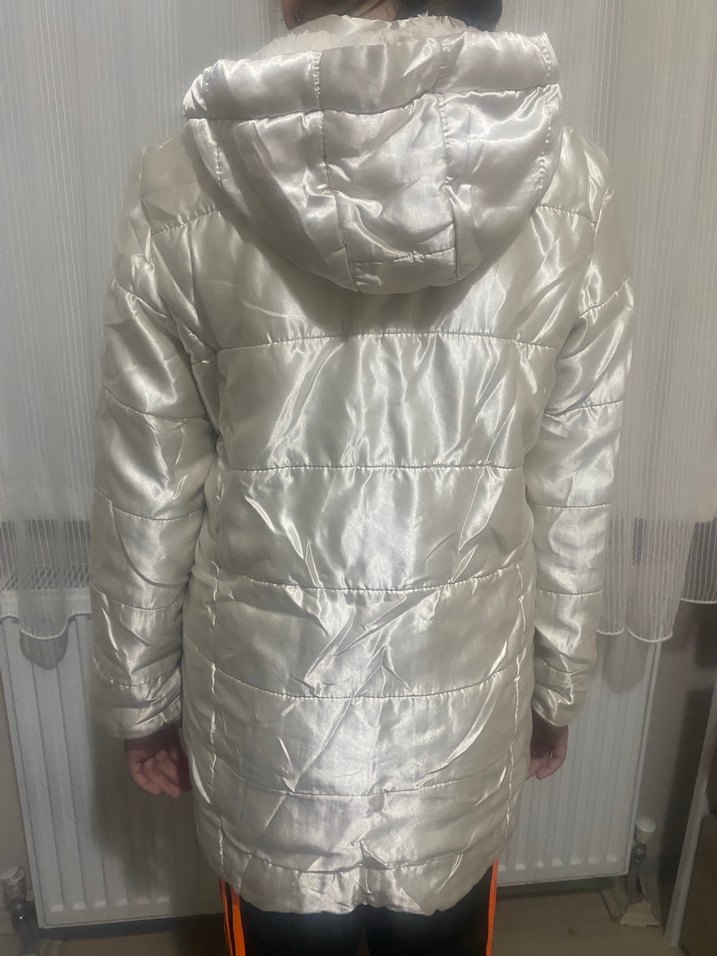 Beyaz Parlak Midi Kız çocuk mont - Görsel 2