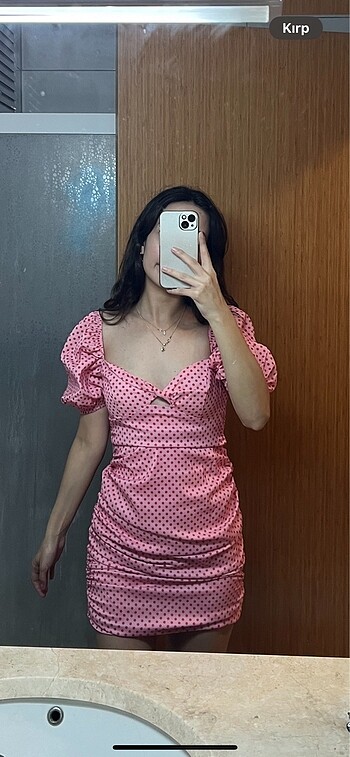 pembe puantiyeli elbise