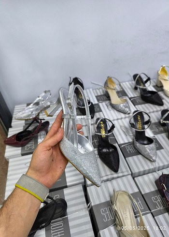 Gri Metal Tokalı Stiletto Kadın Abiye Ayakkabı