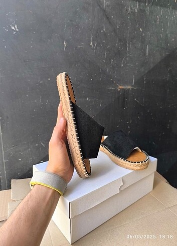 Zara Hasırlı süet terlik 2 cm