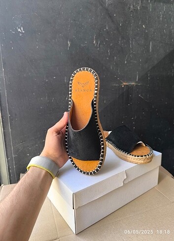 40 Beden siyah Renk Hasırlı süet terlik 2 cm