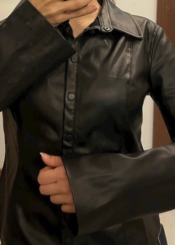 Düğmeli Siyah Deri Kadın gömlek - Görsel 2