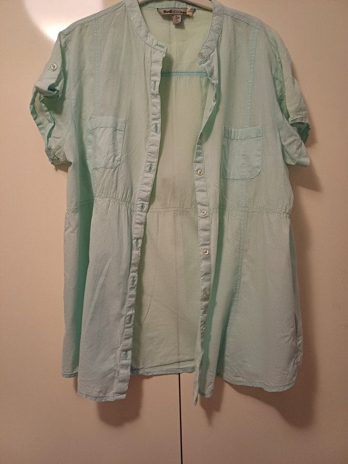 Düğmeli Kısa Kollu Rahat Hakim yaka Gömlek - Görsel 2