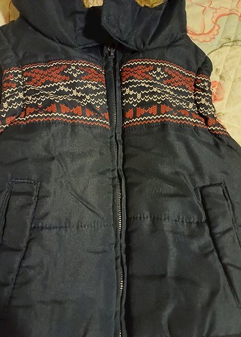 1 yaş erkek bebek kapşonlu içi peluş yelek - Görsel 4