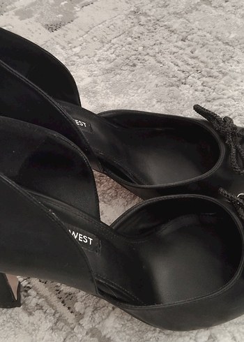 39 Beden NINE WEST Siyah Fiyonklu Stiletto Topuklu Kadın Ayakkabı