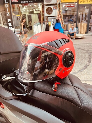 Kırmızı kask