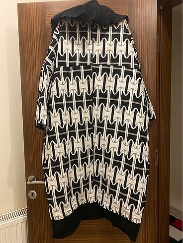 Diğer Siyah Beyaz Uzun Kaftan Mont