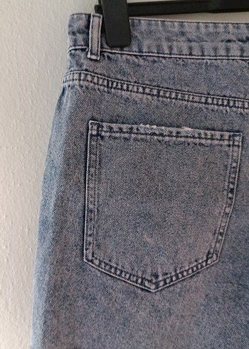 36 Beden Yırtık Detaylı Mavi Denim Mini Şort