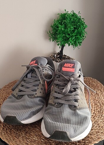 38,5 Beden gri Renk Nike ayakkabı