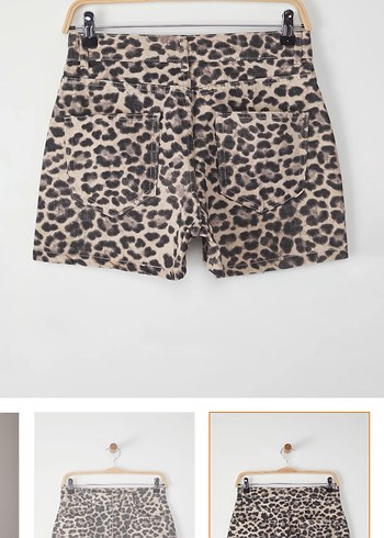 s Beden TRENDYOLMILLA Leopar Desenli Bej Mini Şort