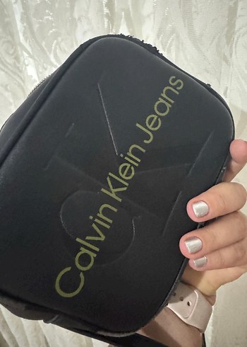 Calvin Klein Siyah Deri Kadın Çapraz Çanta
