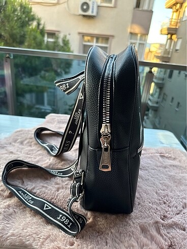 Guess Sırt cantası