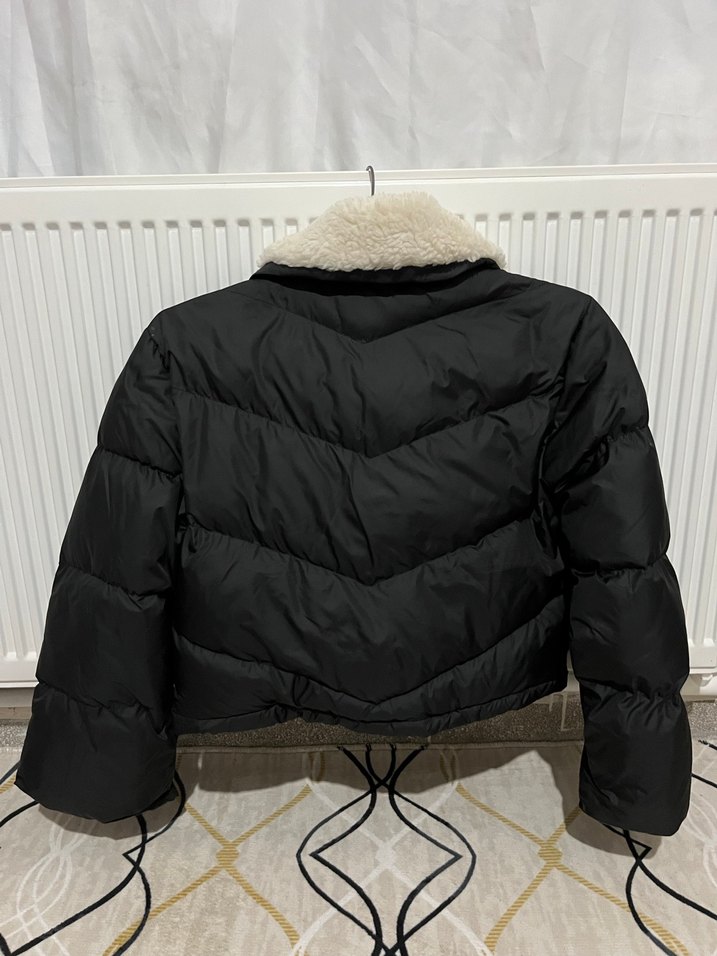 Siyah Kürklü Kısa Kadın Mont - Görsel 2