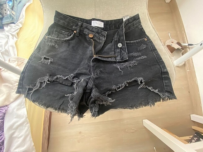38 Beden Bershka mini kot şort