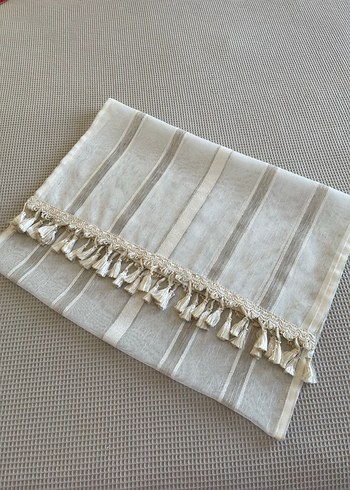  Bohem Tarzda Püsküllü Runner Örtü