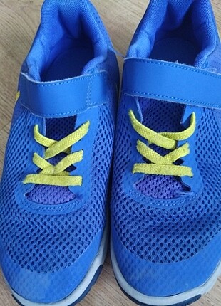 33 Beden mavi Renk Nike mavi. 33,5