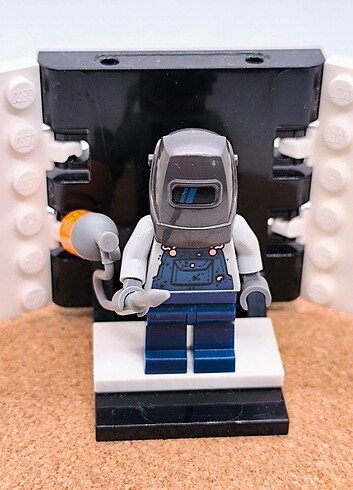  Lego CMF Seri 11 Welder Minifigürü 