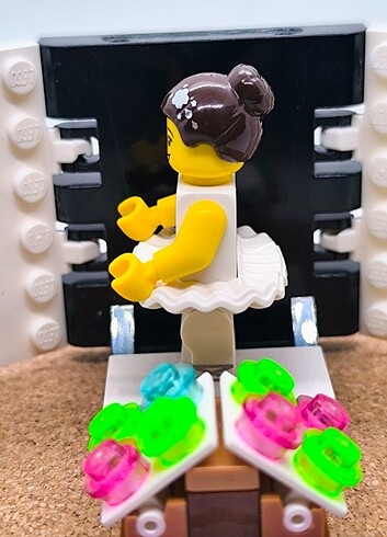  Beden Renk Lego CMF Seri 15 Ballerina Minifigürü 