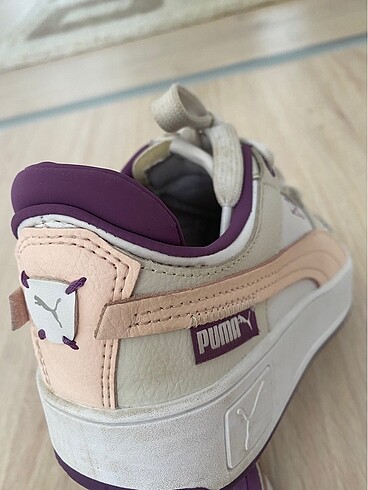 37 Beden beyaz Renk Puma Carina Street Sneaker