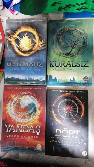 Uyumsuz kitap serisi hepsi dahil