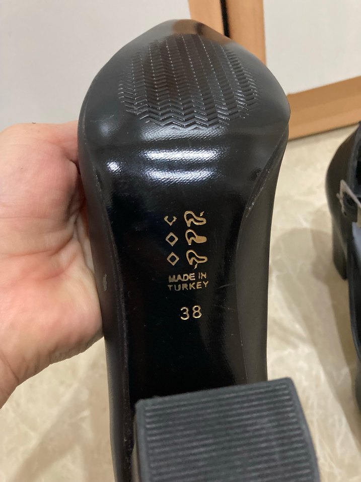 Tokalı Siyah Blok Topuklu Kadın Ayakkabı - Görsel 4