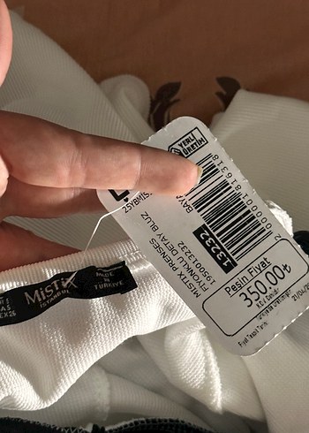 s Beden Siyah Detaylı Beyaz Fit Bluz