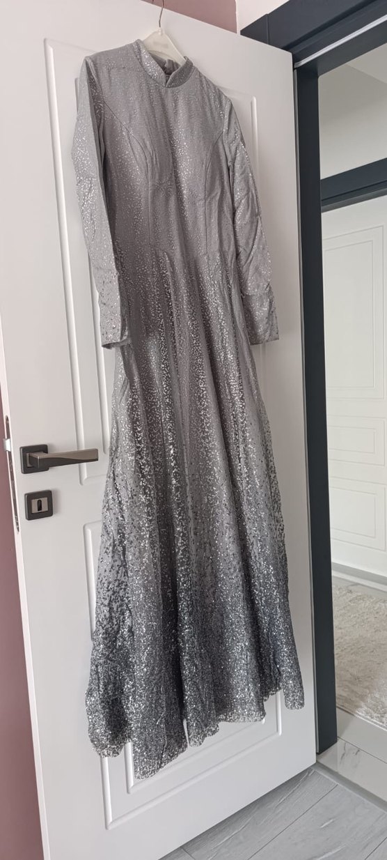 Gri Uzun Kollu Drapeli Abiye Elbise - Görsel 2