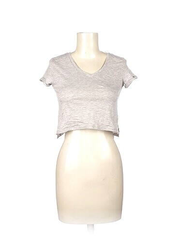 Bershka T-shirt %70 İndirimli.
