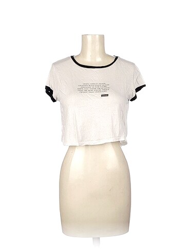 PreLoved T-shirt %70 İndirimli.