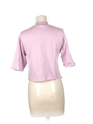 xs Beden Bershka T-shirt %70 İndirimli.