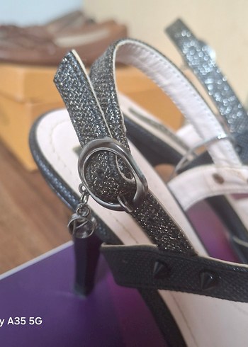 Siyah Yılan Desenli Tokalı İnce Topuklu Kadın Ayakkabı - Görsel 2