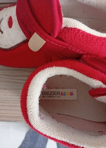 Kız Çocuk Kırmızı Nakışlı Sıcak Terlik - Görsel 2