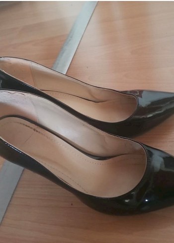 Fabrika mark Parlak Rugan Stiletto Topuklu Kadın Ayakkabı - Görsel 5