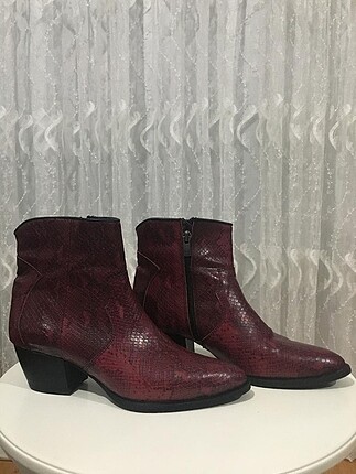 Hotiç marka bir kez giyildi.