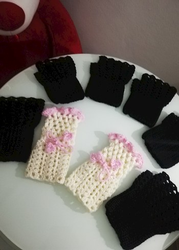 Beyaz ve Siyah Örgü Kadın Eldivenleri - Görsel 5