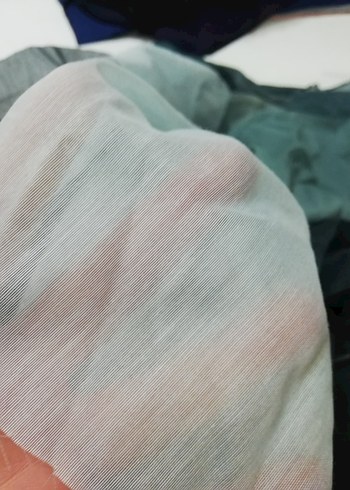 Zümrüt yeşili parça Tül Dikilmemiş - Görsel 3