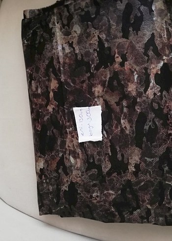 Beden Desenli Deri Kumaş Parça