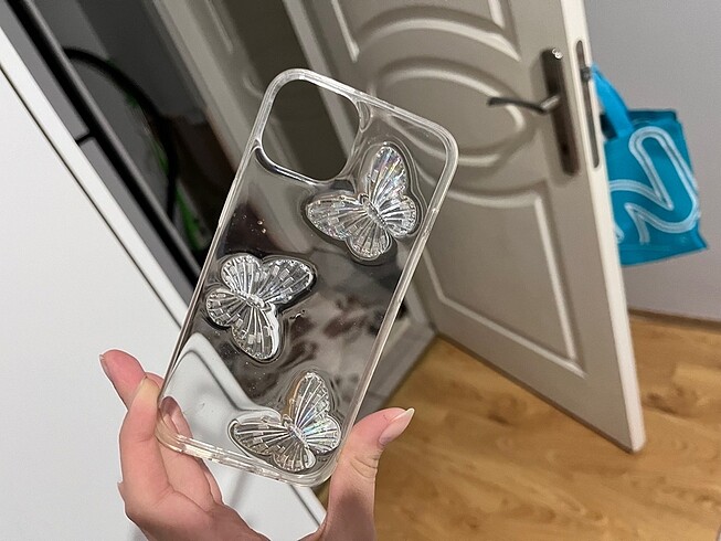 bershka kelebekli holografik telefon kılıfı iph 13/13 pro uyumlu - Görsel 4