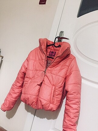 Pembe mont ceket yağmurluk