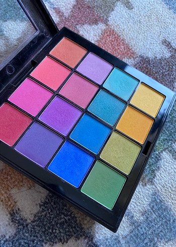 NYX Ultimate Çok Renkli Göz Farı Paleti - Görsel 2