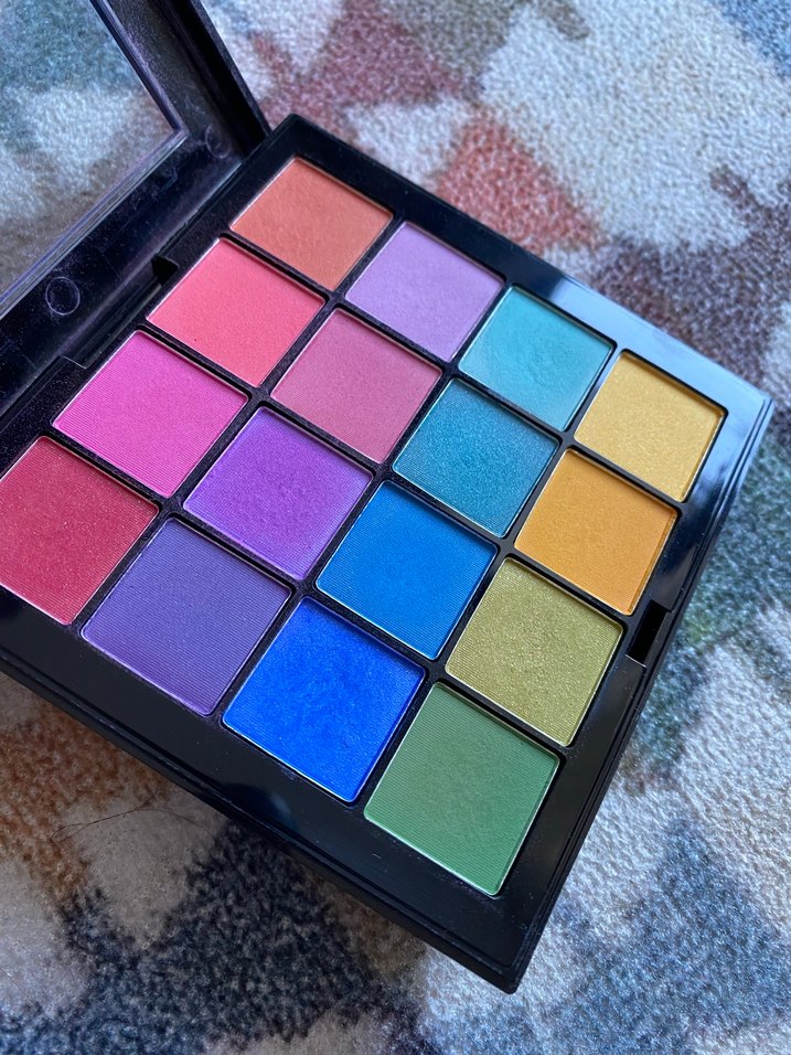 NYX Ultimate Çok Renkli Göz Farı Paleti - Görsel 2