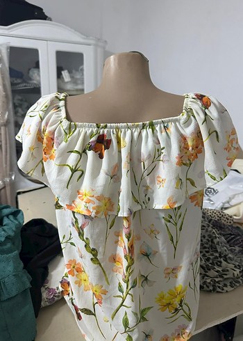 Çiçek Desenli  Bluz - Görsel 3
