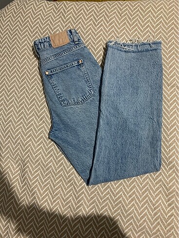 Zara Straight high jean